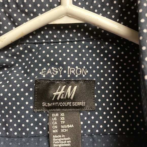 Mens H&M size XS blue with tiny white dots Easy Iron, Slim Fit button up shirt. - Picture 3 of 5